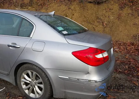 2012 Hyundai Genesis 3.8 z USA, uszkodzony, nr VIN KMHGC4DD8CU192528